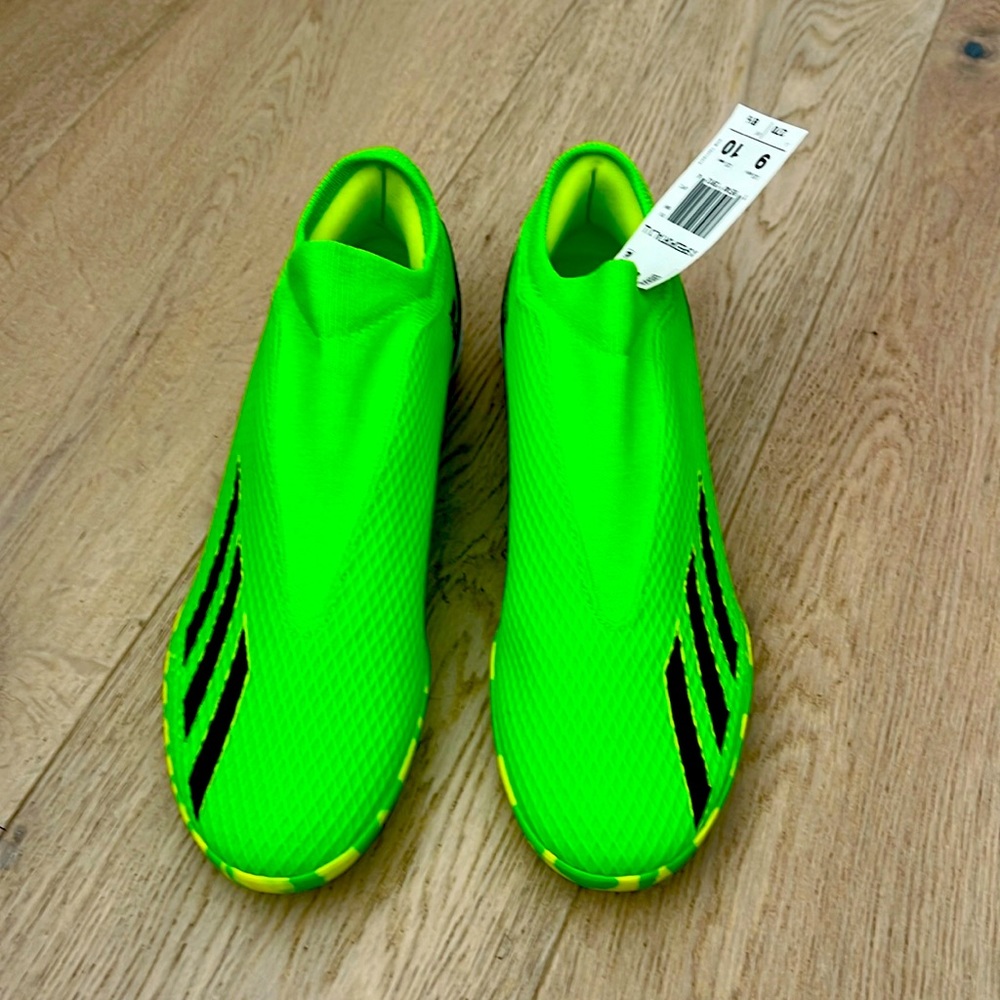 Soccer cleats